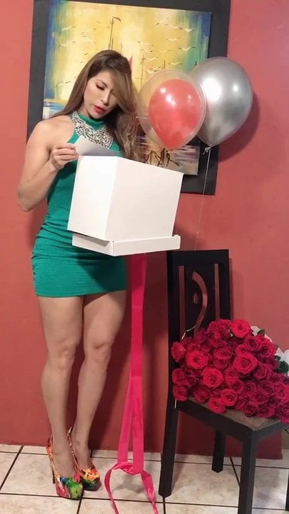 Cinthya Arana ricas piernas