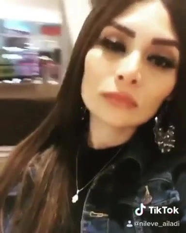 Evelin Reyes culito edecan chapina apretada