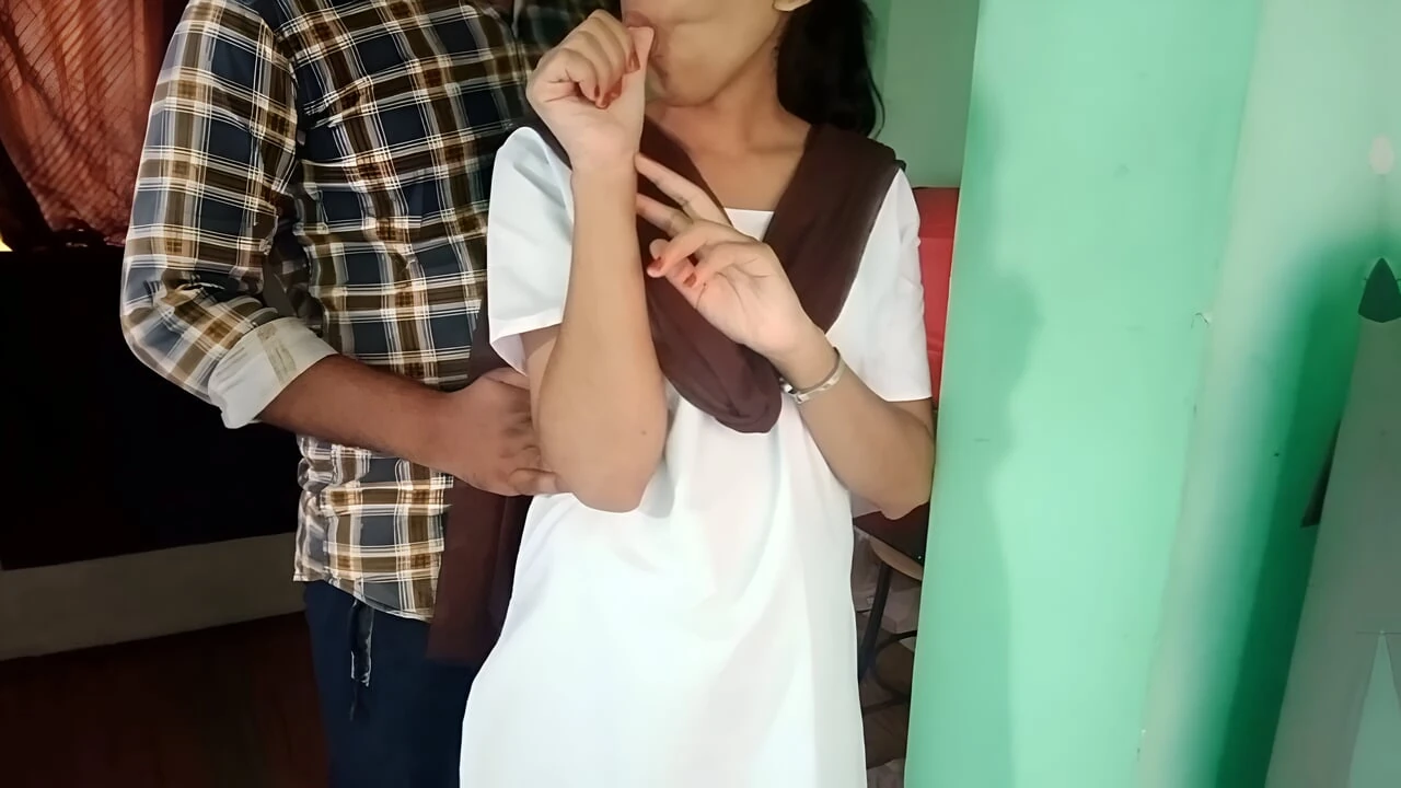 Indian Girl’s First Time Anal Sex Video Viral MMS